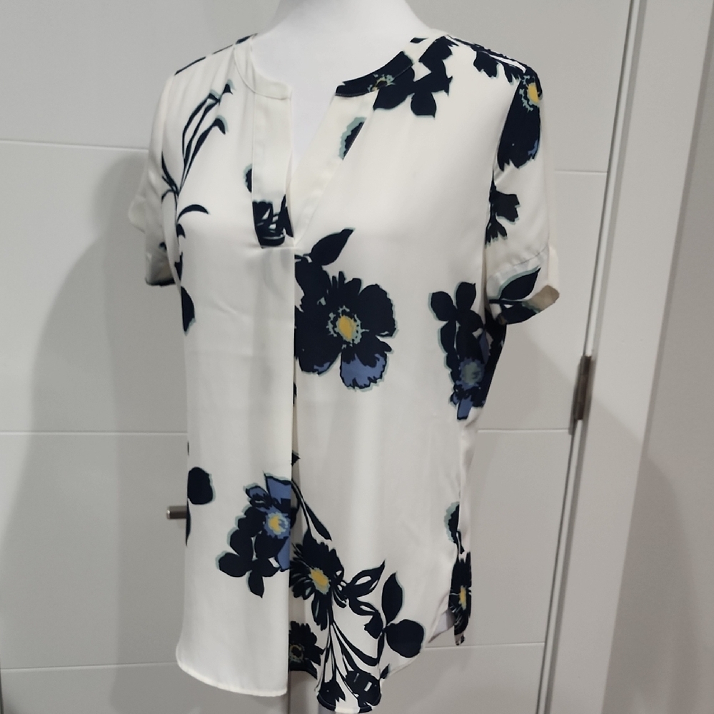 Van Heusen White and Blue Short Sleeve Buttoned Blouse